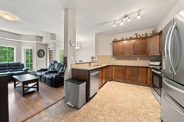 6 Michener Blvd #101, Red Deer 4