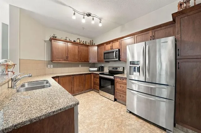 6 Michener Blvd #101, Red Deer 5
