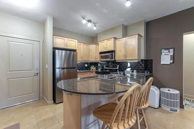 11811 Lake Fraser Dr #1305, Calgary 5