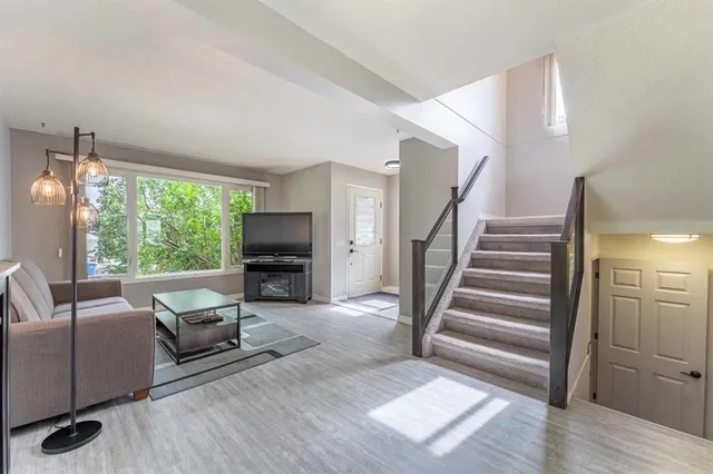 40 Fonda Cres, Calgary 3