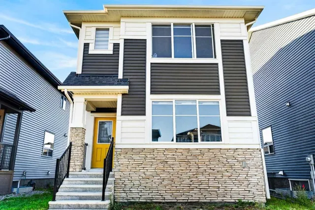 840 Midtown Dr, Airdrie 2