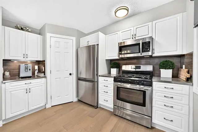 2275 Flanders Ave, Calgary 5