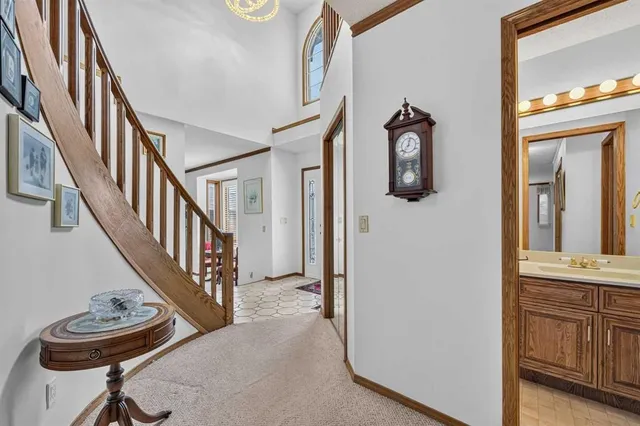 232 Hawkview Manor Cir, Calgary 5