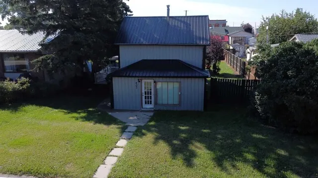 405 4 Ave, Bassano 2
