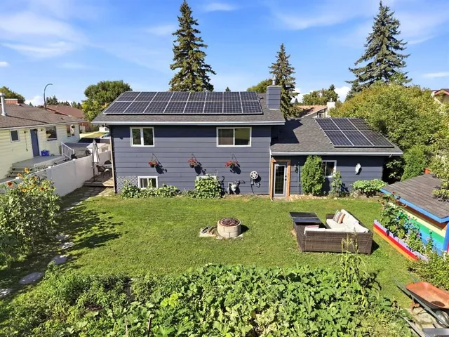 123 Metcalf Ave, Red Deer 2