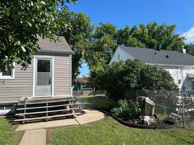 5117 53 Ave, Ponoka 5