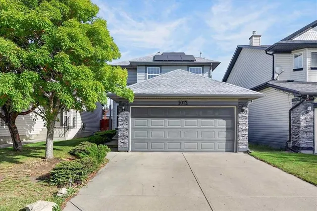 1012 Cranston Dr, Calgary 3