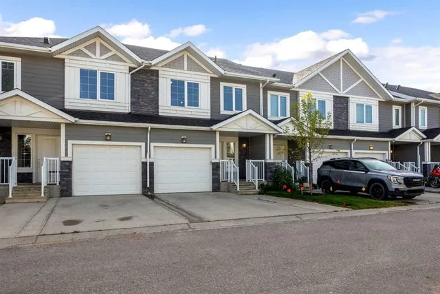 284 Shalestone Way #35, Fort McMurray 2