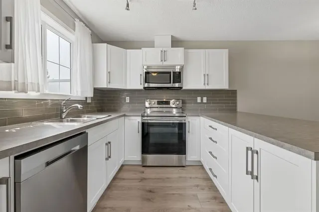 268 Sunset Rd, Cochrane 4