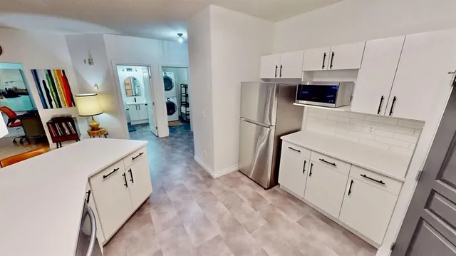 138 18 Ave #203, Calgary 5