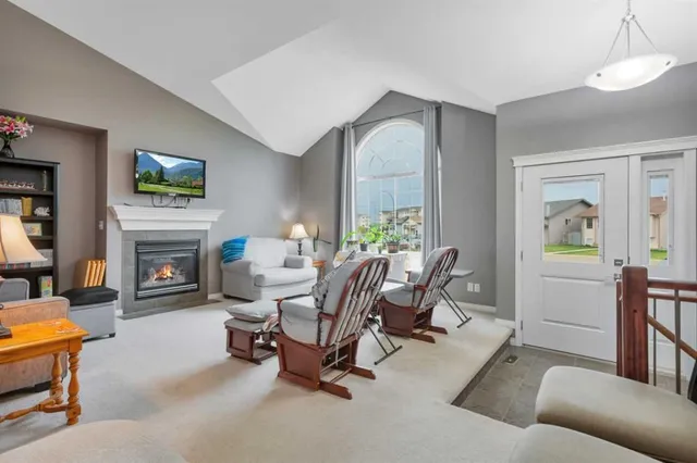 8 Hansen Close, Sylvan Lake 2