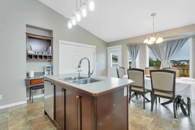 8 Hansen Close, Sylvan Lake 4
