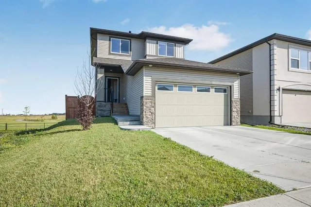816 Lakewood Cir, Strathmore 4