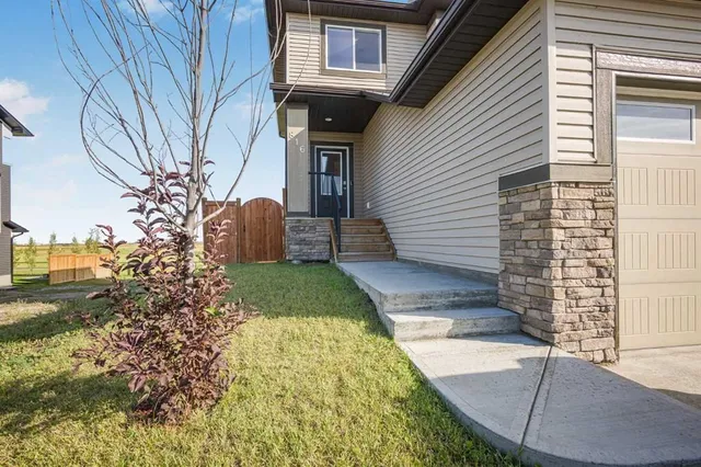 816 Lakewood Cir, Strathmore 5
