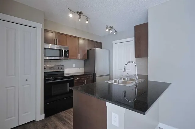 10 Kincora Glen Pk #305, Calgary 3