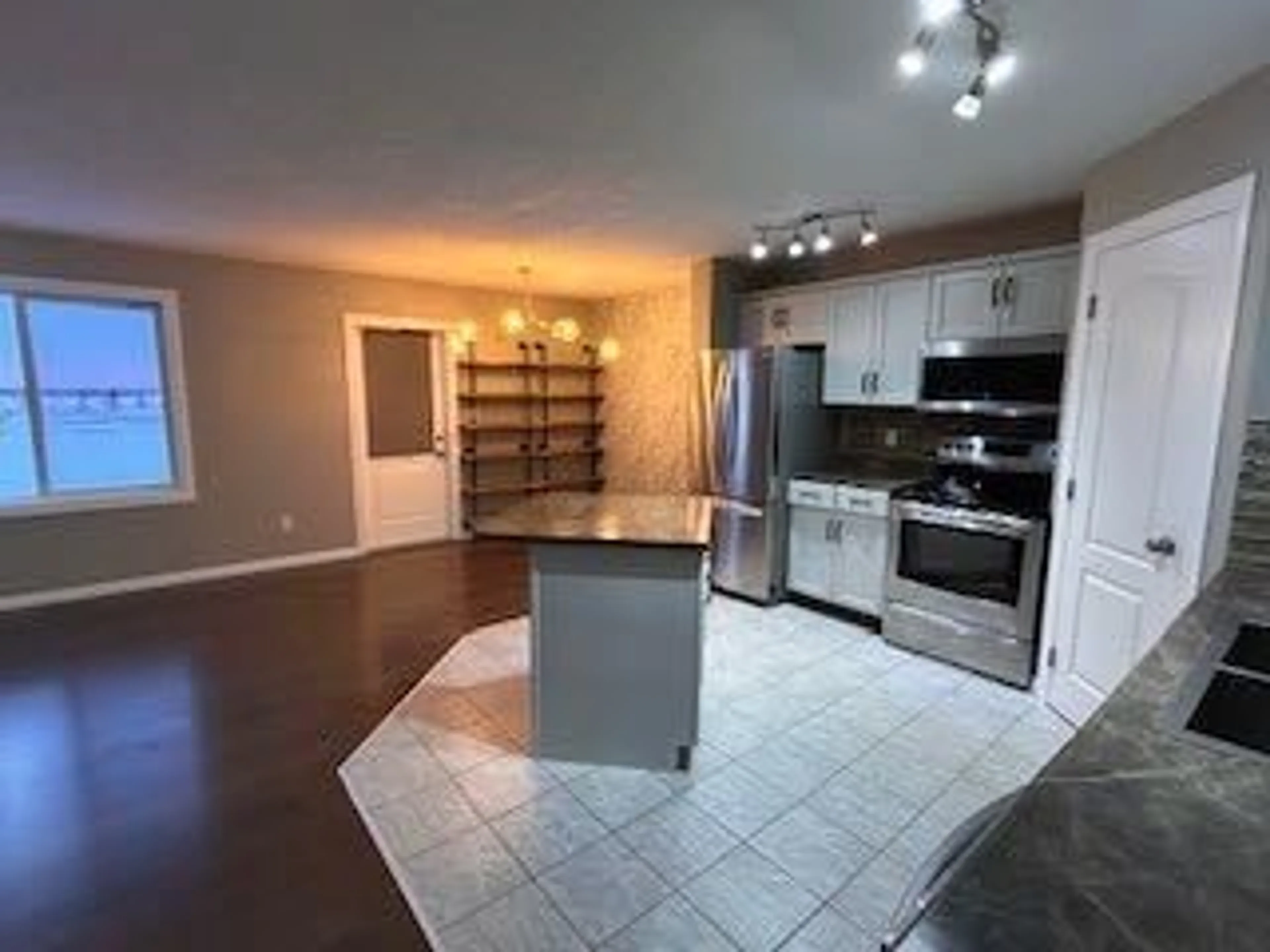 pillar/IMG-A2343753_2.jpg