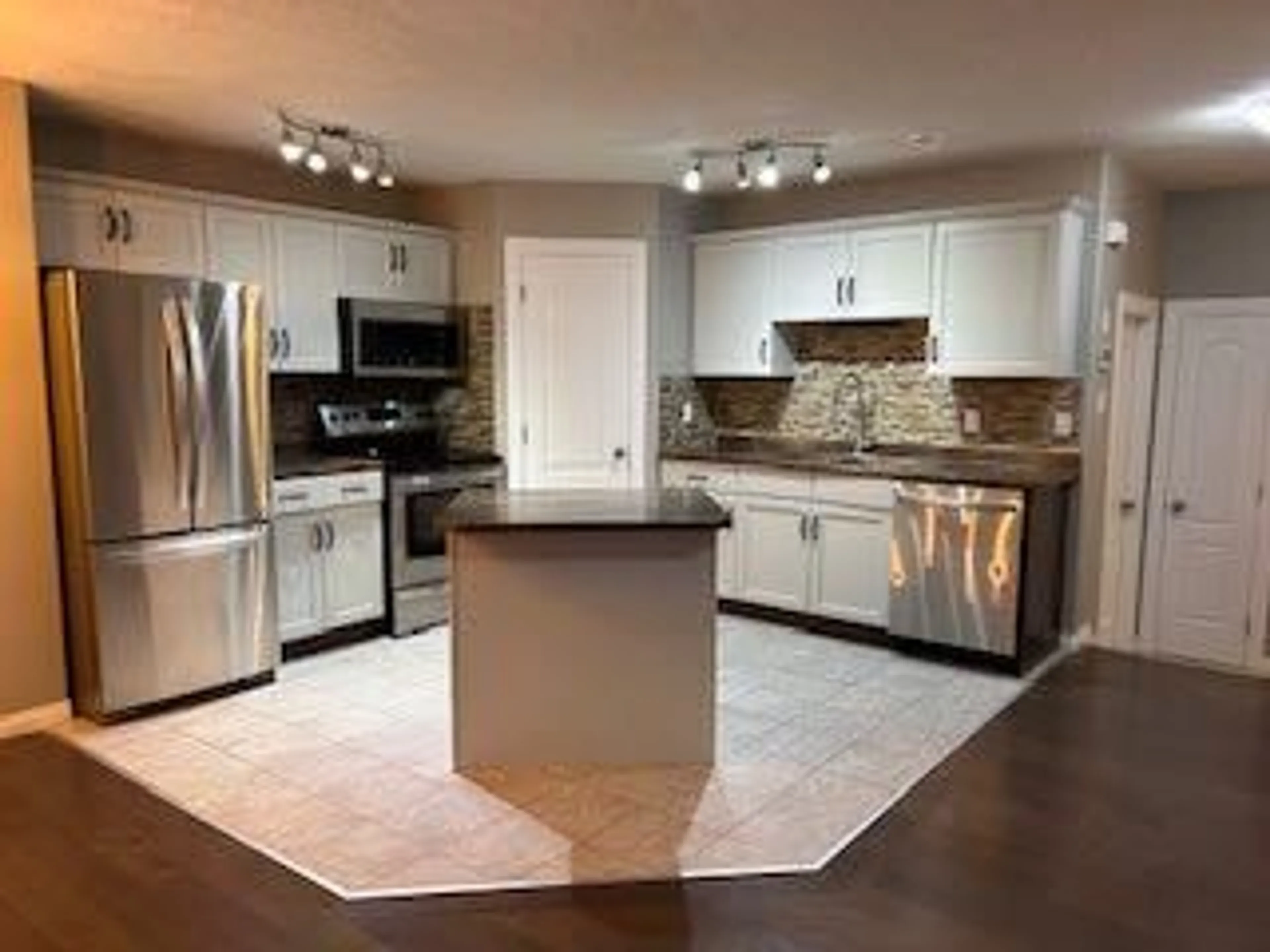 pillar/IMG-A2343753_3.jpg