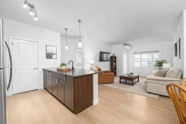 11 Millrise Dr #427, Calgary 2