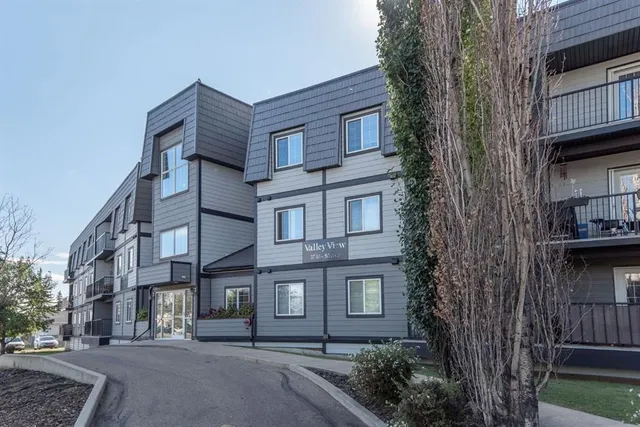 3730 50 Ave #304, Red Deer 2