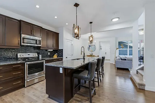 91 Masters Ave, Calgary 5