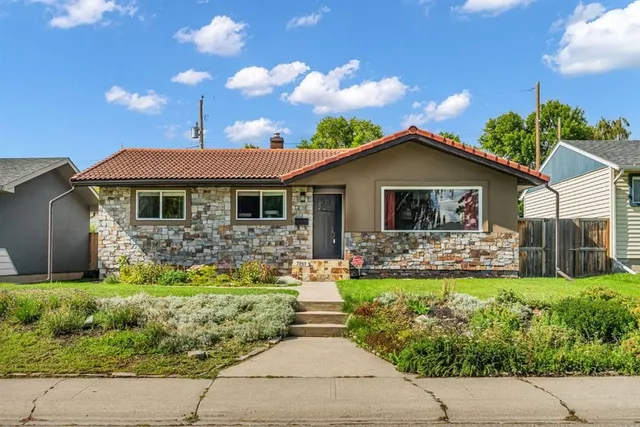 7207 Fleetwood Dr, Calgary 1