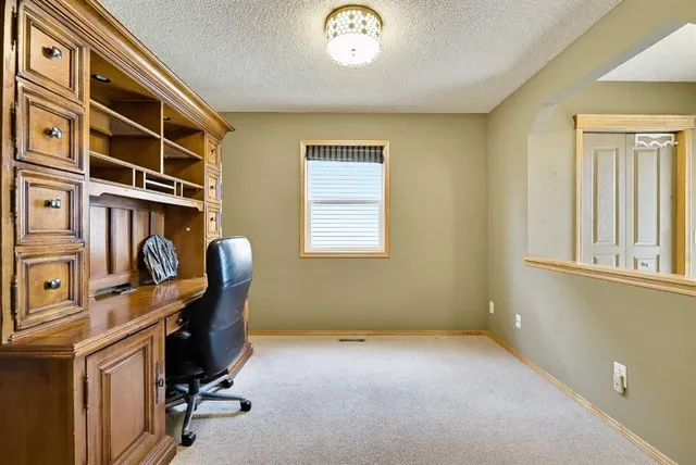 7308 26 Ave, Calgary 3