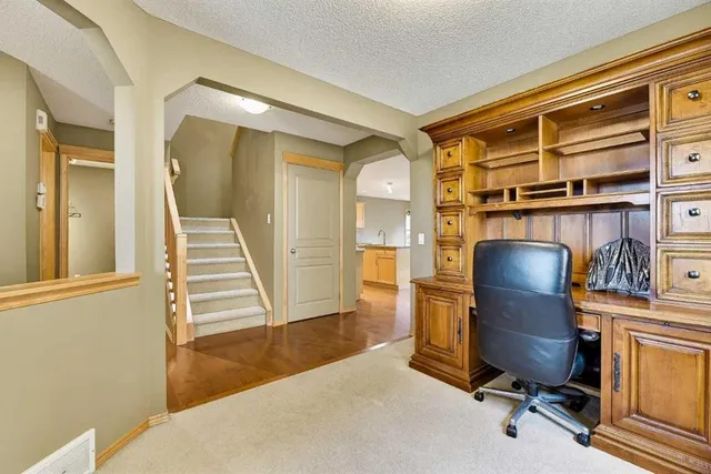 7308 26 Ave, Calgary 4