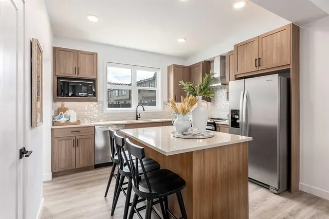 1490 Rangeview Dr, Calgary 2