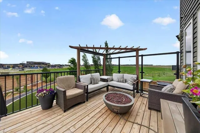 119 Dawson Harbour Crt, Chestermere 4