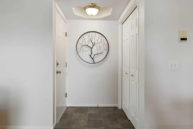 1921 25 St #302, Calgary 3
