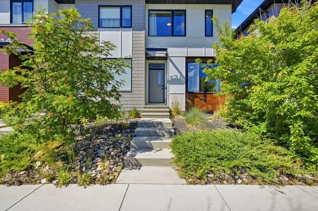 138 Homestead Blvd, Calgary 5