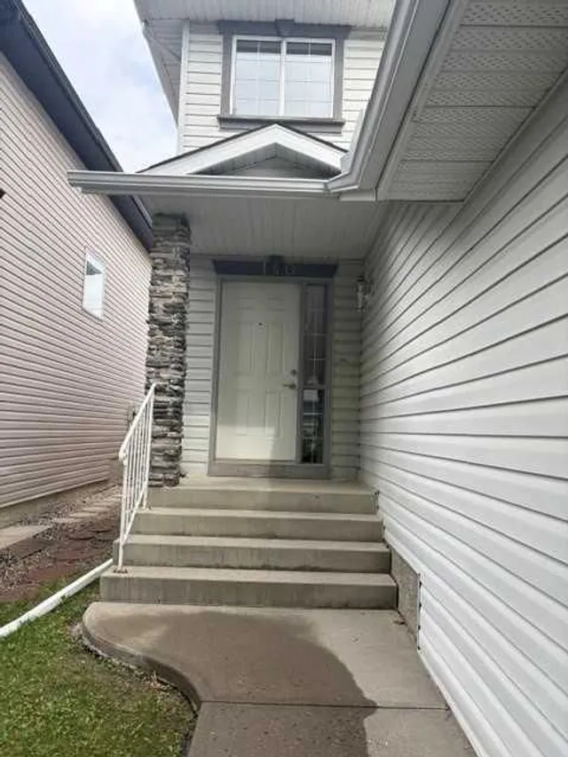 140 Tuscany Ridge View, Calgary 3