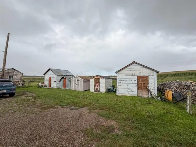 28532 Highway 587, Rural Red Deer County 5