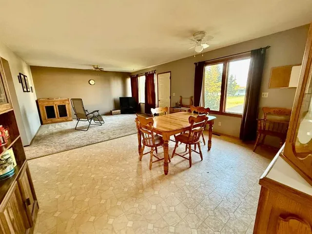 308 3rd St, Cadogan 5