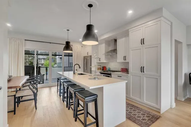 4305 16 St, Calgary 5