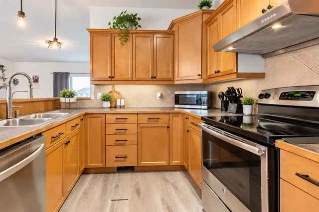 222 6A St, Stirling 5