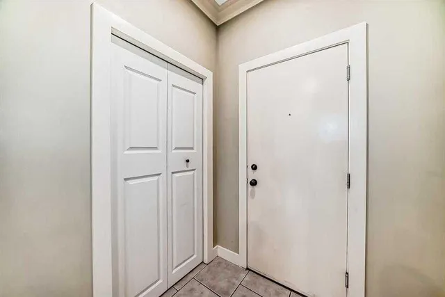 323 13 Ave #101, Calgary 2