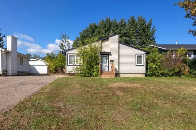 16 Centennial Dr, Fort McMurray 2