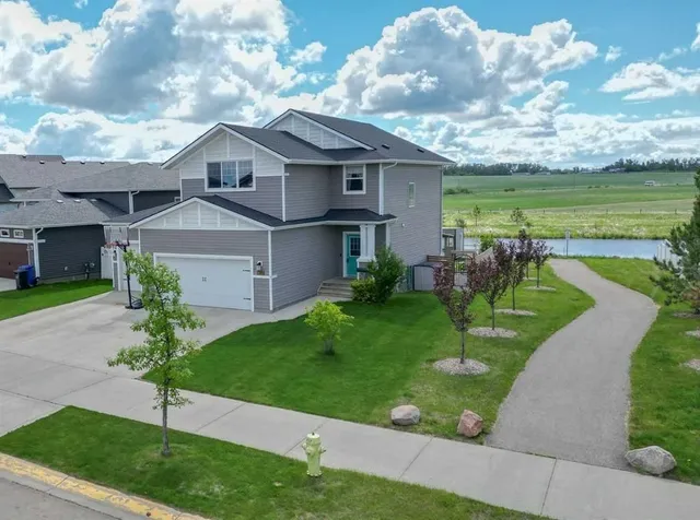 611 Robinson Ave, Penhold 3