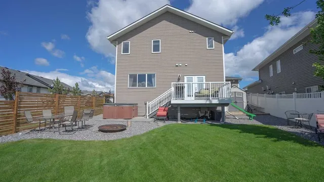 611 Robinson Ave, Penhold 5