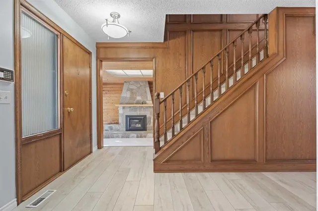 135 Queensland Rd, Calgary 4