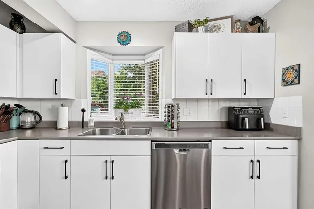 114 Patina Pk, Calgary 3