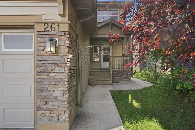 261 panatella Blvd, Calgary 2