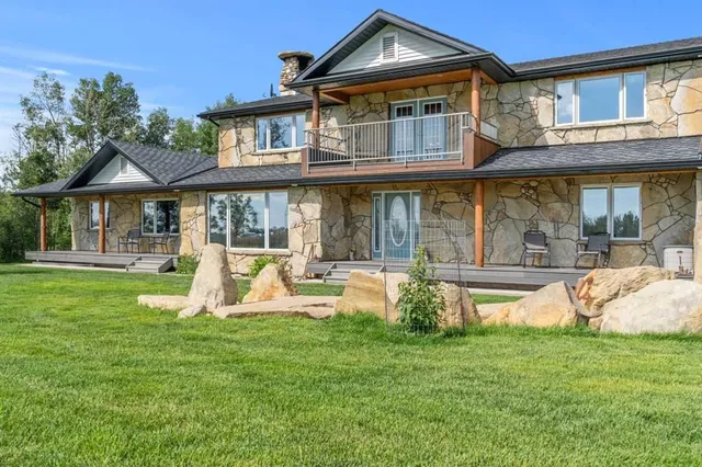17 Oak Ave, Okotoks 2