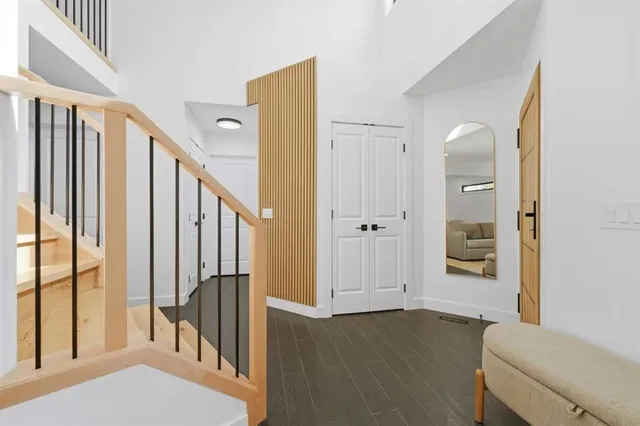 8 Strathlea Close, Calgary 4