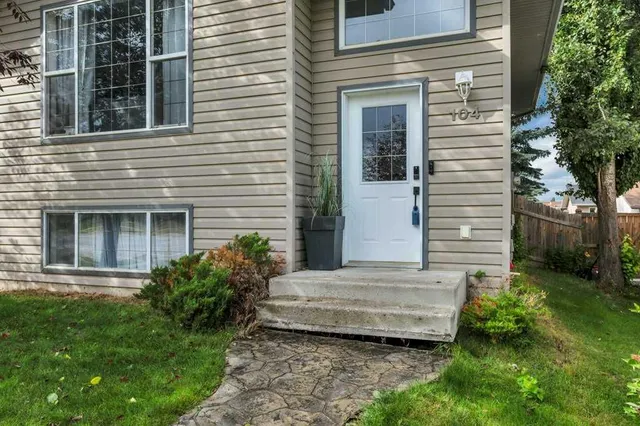104 Old Boomer Rd, Sylvan Lake 4