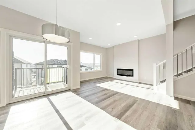 382 Heritage Blvd, Cochrane 5