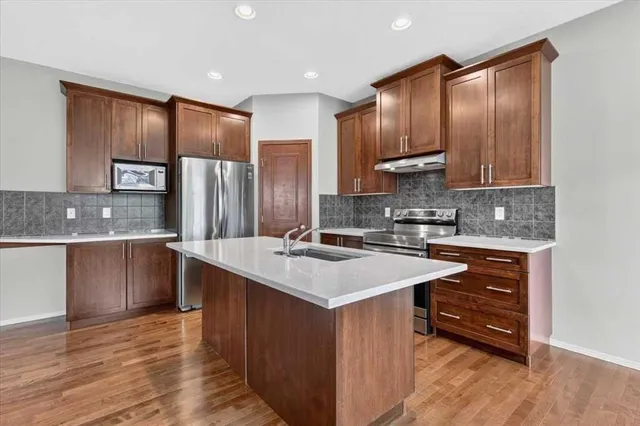 380 Royal Oak Hts, Calgary 3