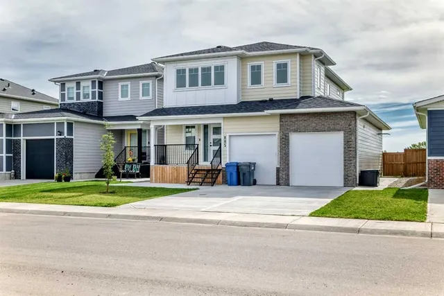 805 Mandalay Blvd, Carstairs 3