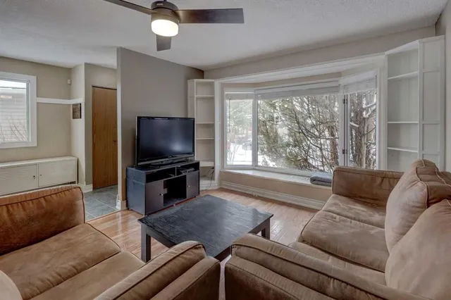 16 Martingrove Mews, Calgary 5